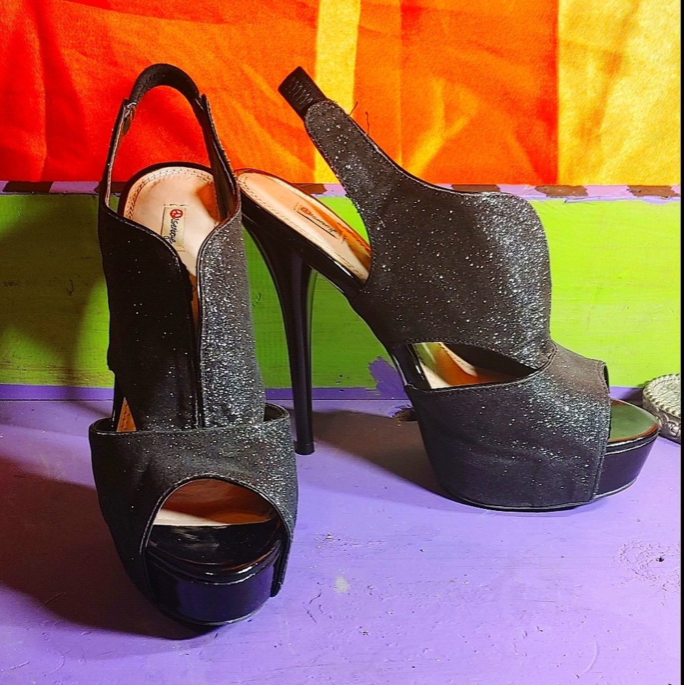 🖤 Black Patent Leather Glitter Heels🖤